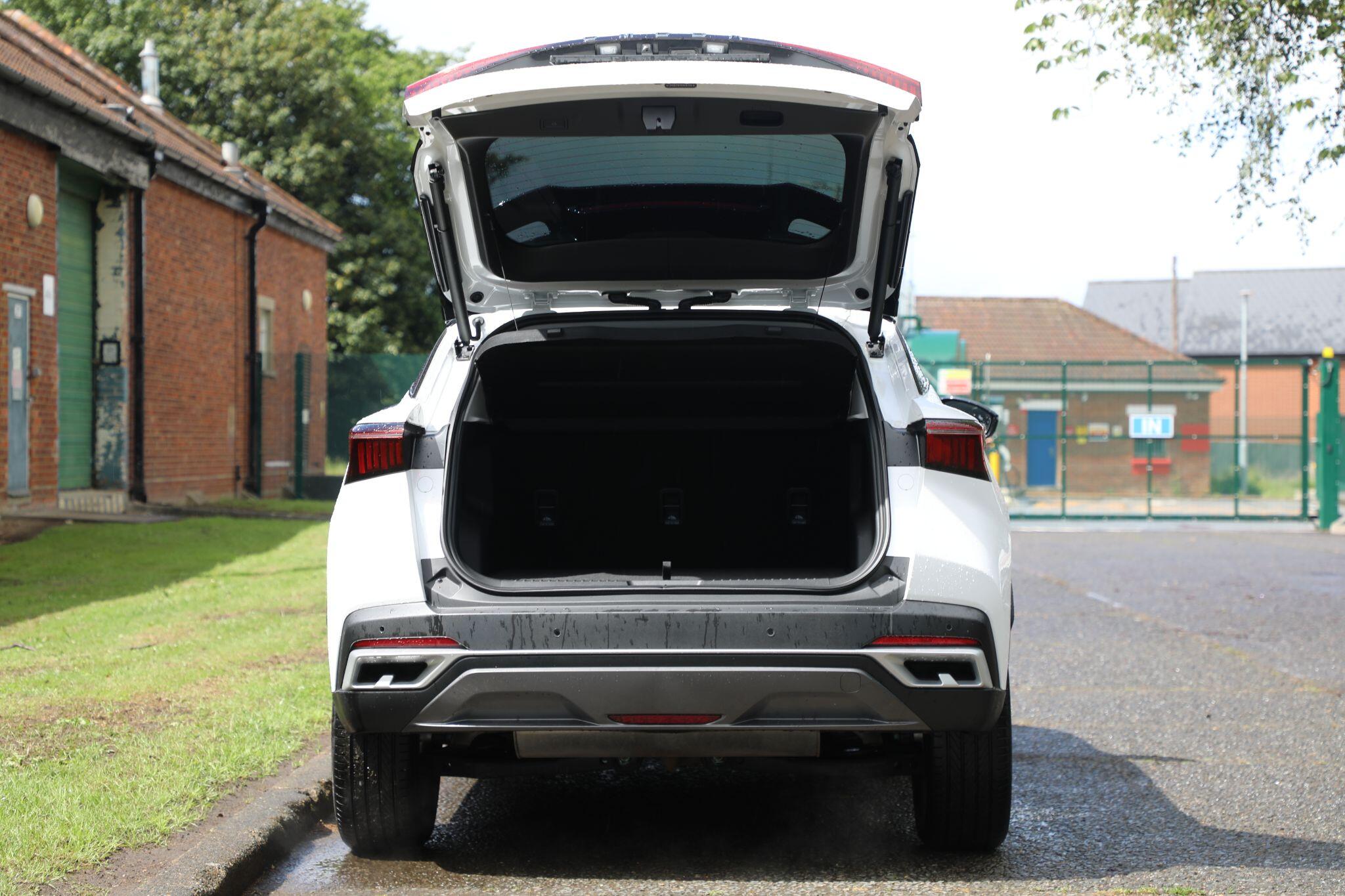 Large vehicle image